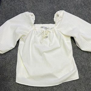 Elizabeth And James Size M Not worn